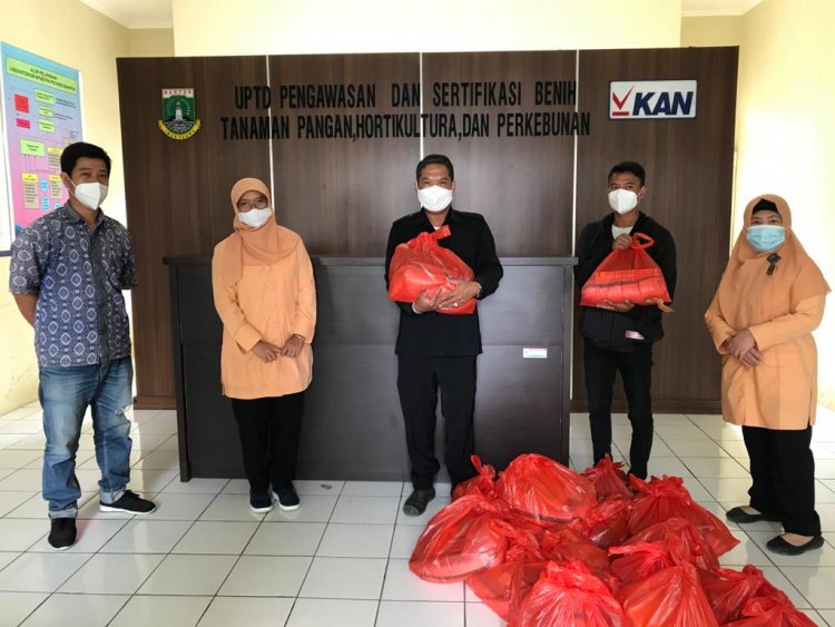 DWP Dinas Pertanian Provinsi Banten -Bantuan Sembako Untuk Tenaga Keamanan & Kebersihan Kantor Dalam Rangka Menjelang Hari Raya Idul Fitri 1422 H